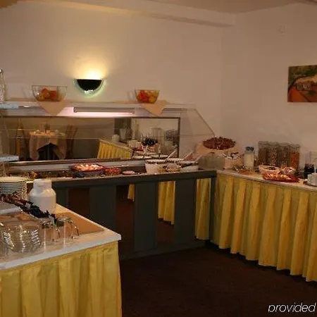 Invite Hotell 3*